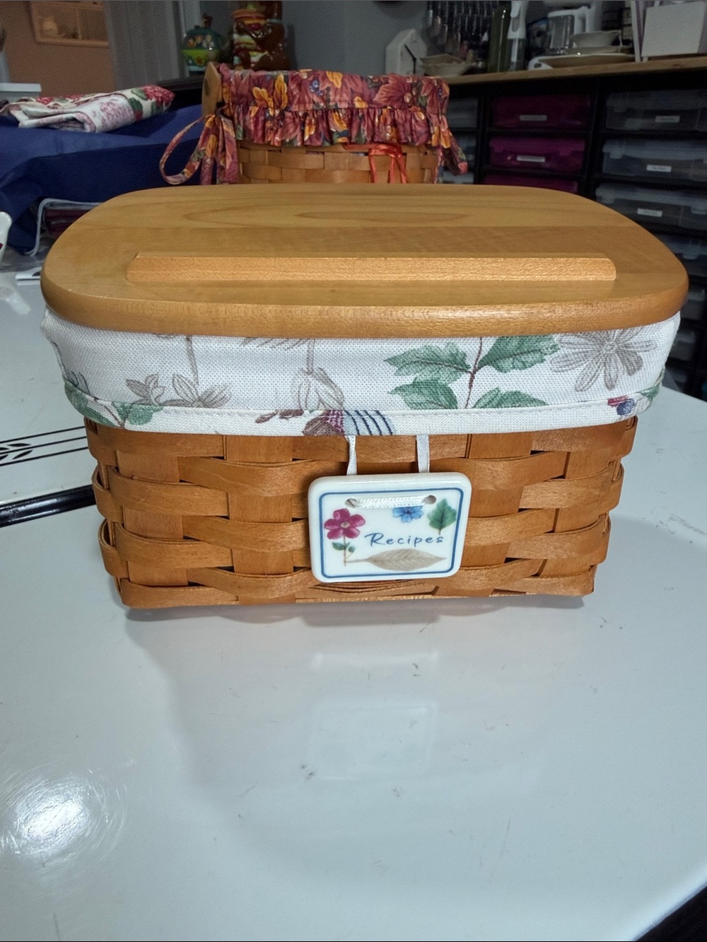 Longaberger 2000 Small Recipe Basket w/Liner, Protector, Tie-on, Wood Lid